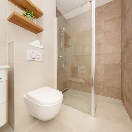 Gea S Bazenom Pet Friendly * 班约勒