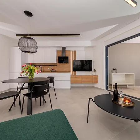 Gea S Bazenom Pet Friendly Lejlighed