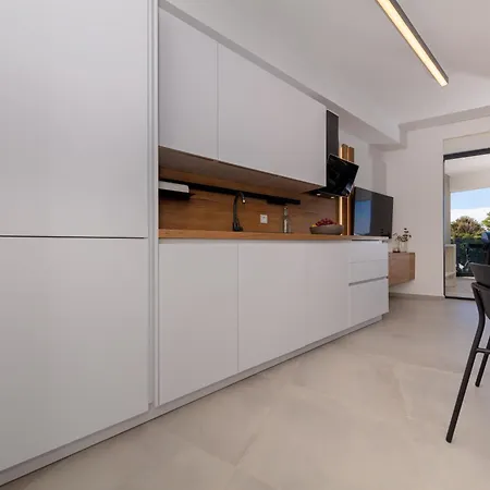 Gea S Bazenom Pet Friendly * 班约勒