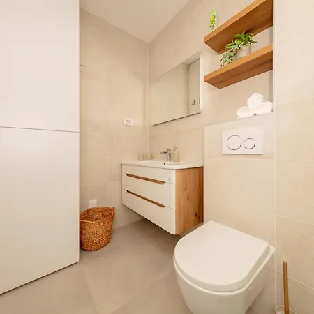 Gea S Bazenom Pet Friendly