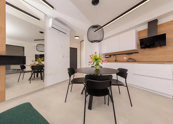 Gea S Bazenom Pet Friendly * Banjole