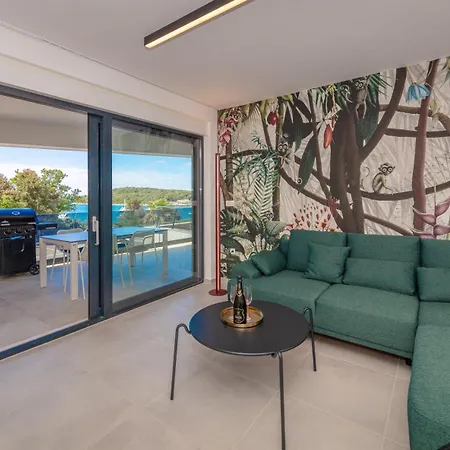 Gea S Bazenom Pet Friendly Apartmán
